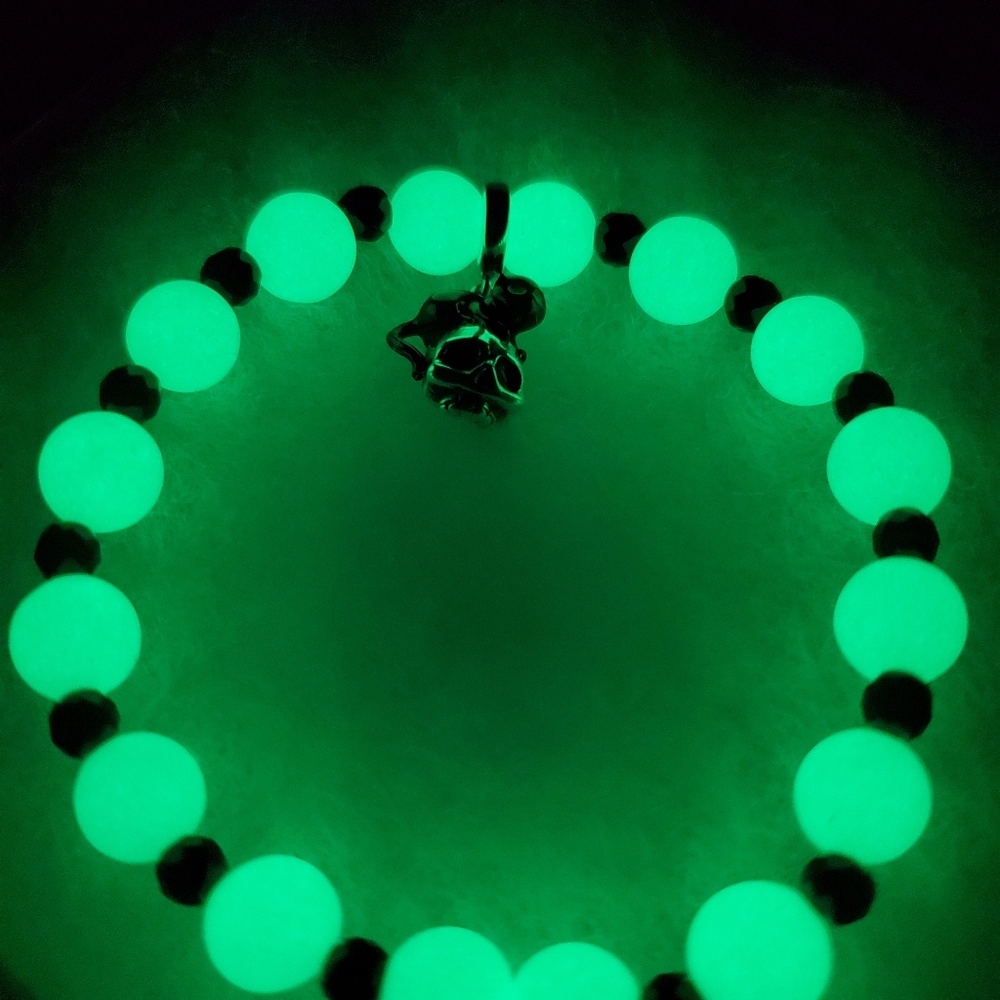 Bracelets - Picture 15 of 16
